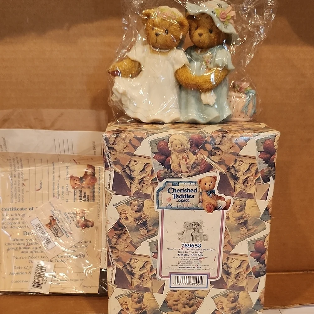 Cherished Teddies Figurine with Floral Hats - Picture 1 of 8